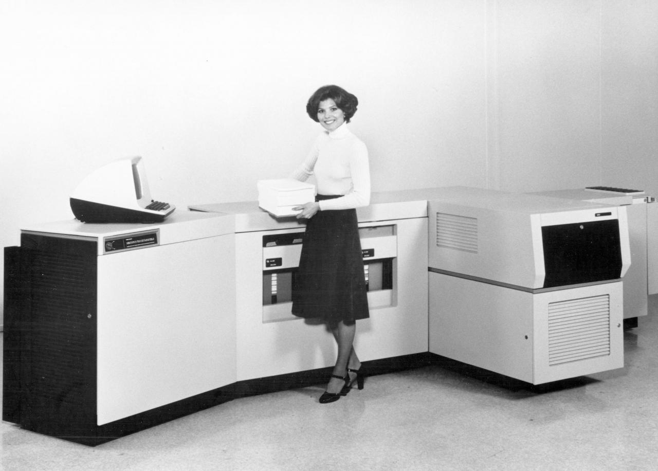 Xerox отпраздновал 40-летие первого серийного лазерного принтера Xerox 9700